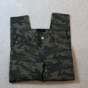 Stitch Star Camouflage Ankle Jean Pants Size 6